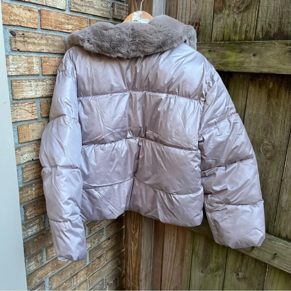 GAP 100% Recycled Relaxed Short Puffer Jacket in Tan